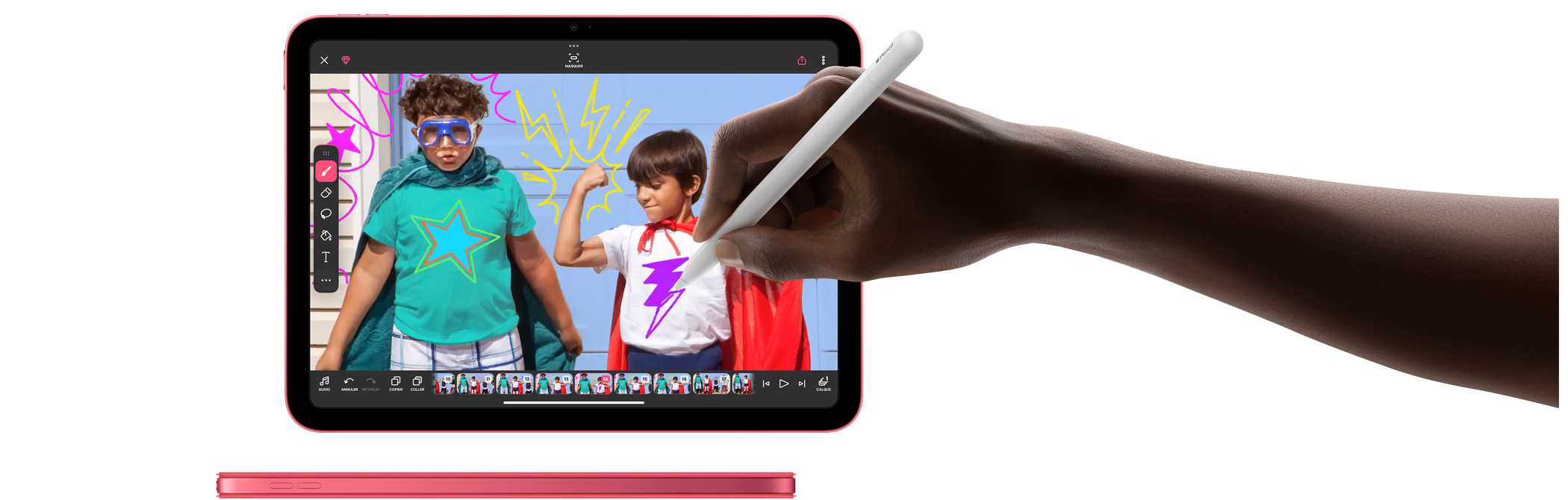Une personne tient un Apple Pencil pour dessiner dans l’app FlipaClip.