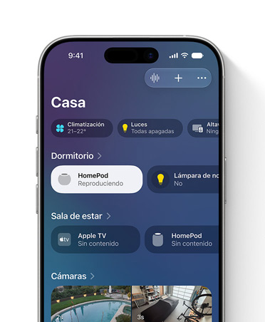 Pantalla de un iPhone que muestra la app Casa, vista Mi Casa, accesorios de iluminación y altavoces HomePod en el dormitorio y el salón