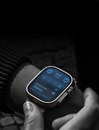 Osoba nosi Apple Watch Ultra 4 na zapešću, Dnevne vitalne funkcije blago odstupaju