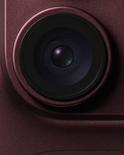 Glavna kamera s prilagodljivim otvorom blende na iPhoneu 18 Pro bordo boje